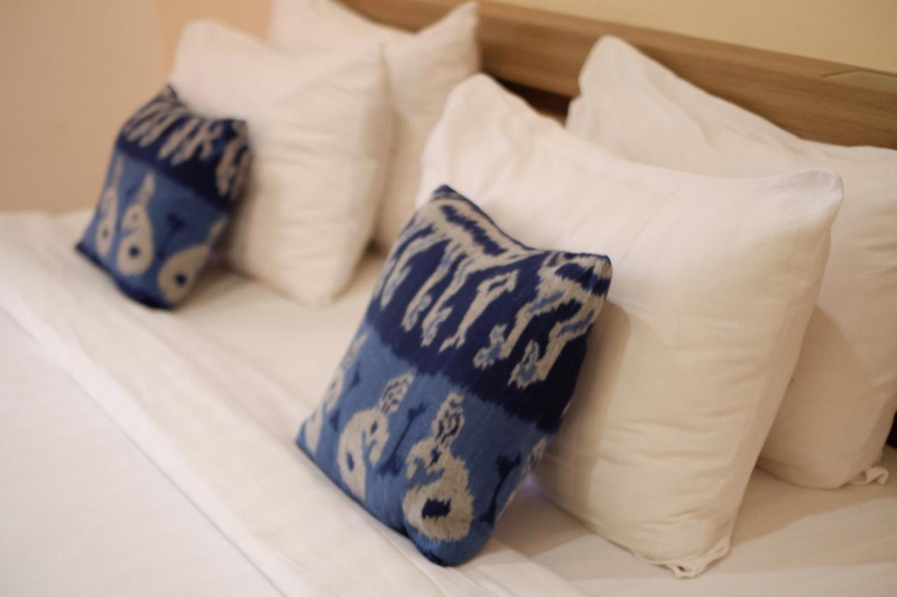 Tanto Hotel Waingapu Kültér fotó