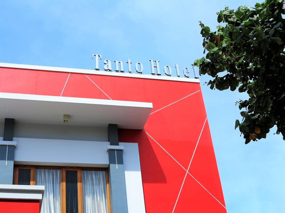 Tanto Hotel Waingapu Kültér fotó