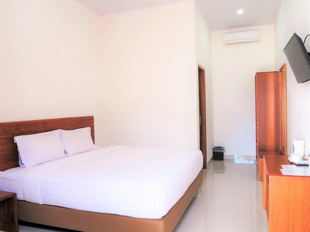 Tanto Hotel Waingapu Kültér fotó